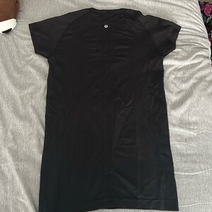 Black swiftly tech short sleeve